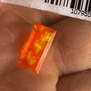 Custom cut 1.31ctw flashy orange fire opal loose